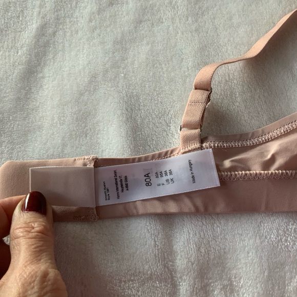 HANRO Smooth Illusion Soft Cup Bra - Picture 11 of 13